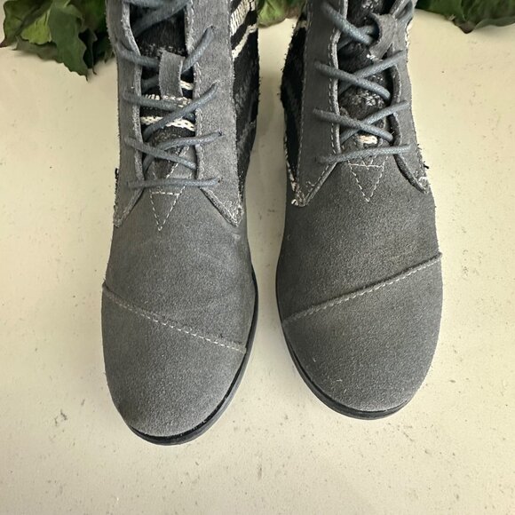 TOMS Womens Boots Size 8 Gray & Black Pattern Lace-Up - Picture 11 of 11